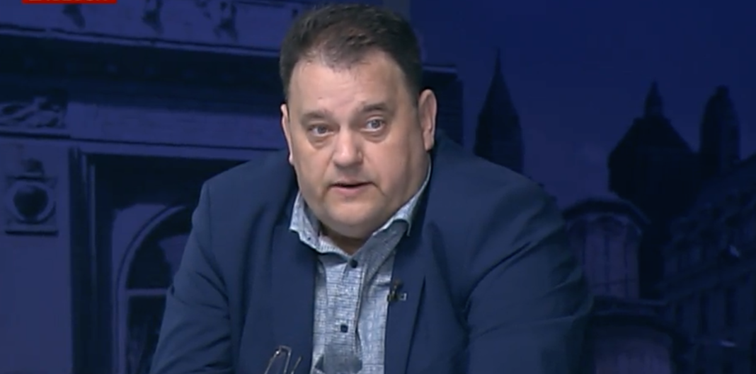HD Hartmann despre Starea de Criză: Propune transformarea României într-o fermă de creștere a soldaților pentru a fi vânduți unei comande străine. A naționaliza pentru scopuri de război copiii unei țări este un act criminal absolut HD Hartmann despre Starea de Criză: Propune transformarea României într-o fermă de creștere a soldaților pentru a fi vânduți unei comande străine. A naționaliza pentru scopuri de război copiii unei țări este un act criminal absolut