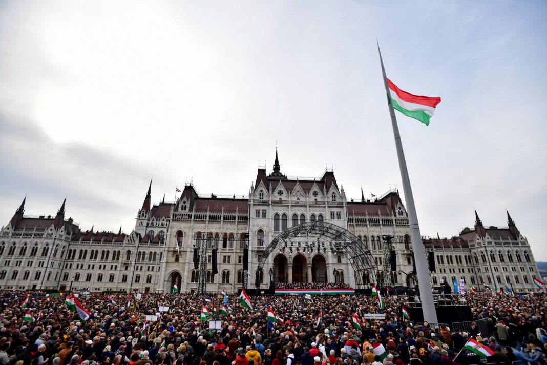 Reuters: Miting uriaș pro Orbán de Ziua Ungariei la Budapesta VIDEO Reuters: Miting uriaș pro Orbán de Ziua Ungariei la Budapesta VIDEO