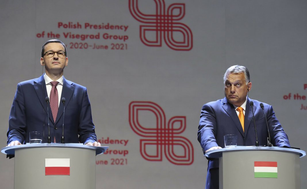 Bloomberg: UE va renunศa la orice intenศie de a stopa fondurile europene pentru Ungaria ศi Polonia Bloomberg: UE va renunศa la orice intenศie de a stopa fondurile europene pentru Ungaria ศi Polonia