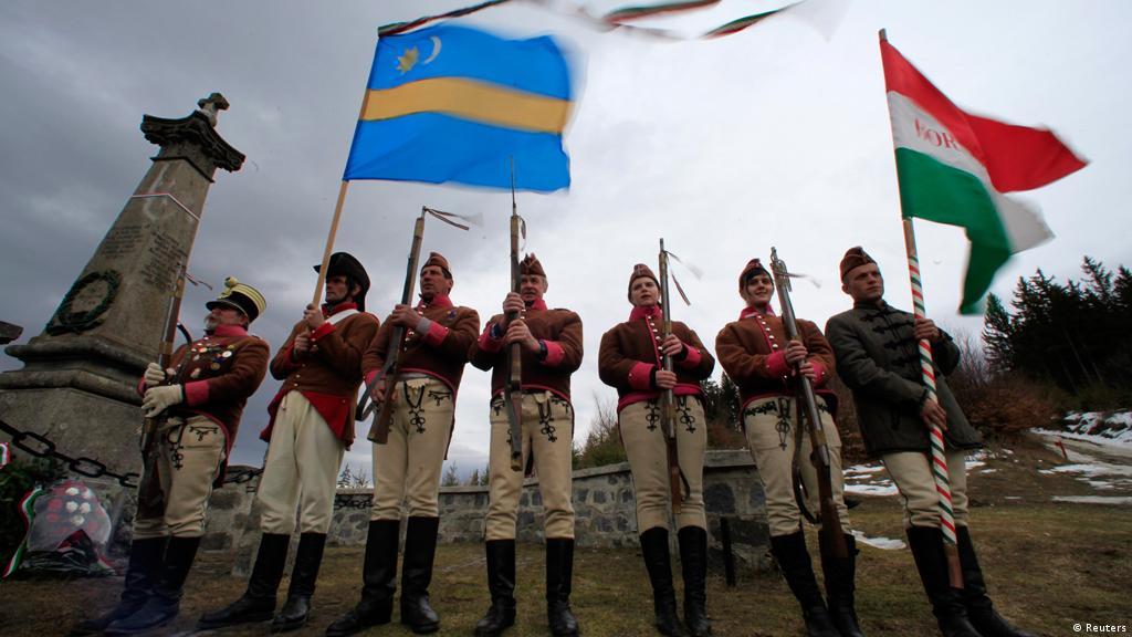 Ministrul ungar al finanțelor anunță Festivalul Securilor de la Budapesta cu 150 de „companii maghiare” din Transilvania Ministrul ungar al finanțelor anunță Festivalul Securilor de la Budapesta cu 150 de „companii maghiare” din Transilvania