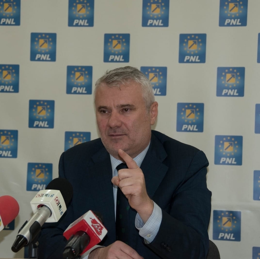 Deputat liberal anunță un proiect de lege: Instalarea sistemelor alternative de producere a energiei în cazul clădirilor nerezidenţiale noi va deveni obligatorie Deputat liberal anunță un proiect de lege: Instalarea sistemelor alternative de producere a energiei în cazul clădirilor nerezidenţiale noi va deveni obligatorie