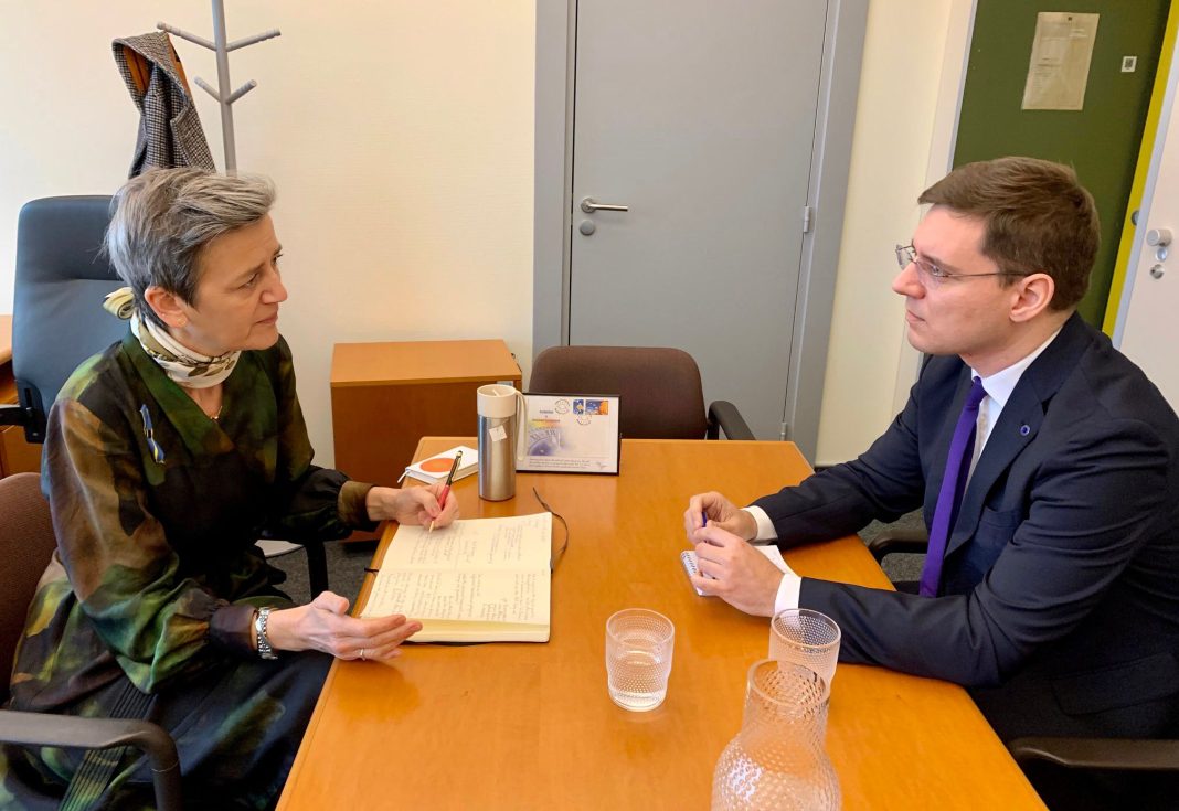 Europarlamentarul Victor Negrescu a solicitat sprijinul vicepreședintelui executiv al Comisiei Europene, Margrethe Vestager, pentru realizarea transformării digitale a României și îndeplinirea obiectivelor din PNRR Europarlamentarul Victor Negrescu a solicitat sprijinul vicepreședintelui executiv al Comisiei Europene, Margrethe Vestager, pentru realizarea transformării digitale a României și îndeplinirea obiectivelor din PNRR