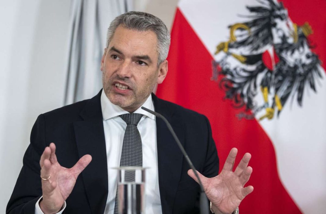 Folosindu-se de pretextul presupusului atac la concertul lui Taylor Swift, cancelarul austriac vrea interceptarea in masă a comunicațiilor Folosindu-se de pretextul presupusului atac la concertul lui Taylor Swift, cancelarul austriac vrea interceptarea in masă a comunicațiilor