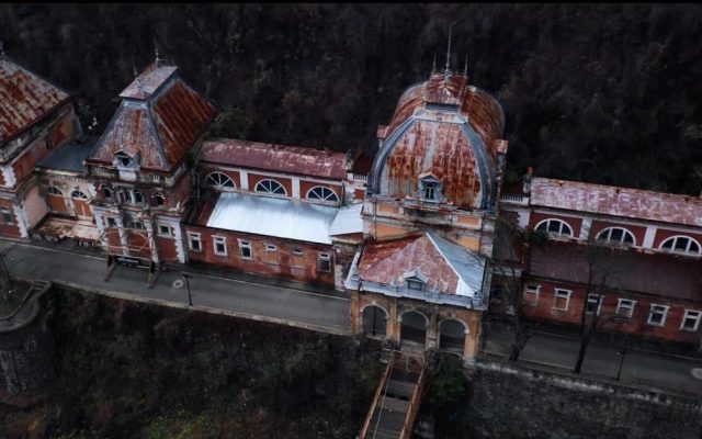 Dezastrul de la Băile Herculane pe Euronews: În 1883, când erau unele dintre cele mai moderne din Europa, aveau oaspeți casa regală Habsburg și împăratul și împărăteasa Austriei Dezastrul de la Băile Herculane pe Euronews: În 1883, când erau unele dintre cele mai moderne din Europa, aveau oaspeți casa regală Habsburg și împăratul și împărăteasa Austriei