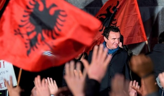 Sârbii îl acuză pe Micul Hitler din Balcani: Vrea Albania Mare și să curățe și de ultimul sârb Kosovo Sârbii îl acuză pe Micul Hitler din Balcani: Vrea Albania Mare și să curățe și de ultimul sârb Kosovo
