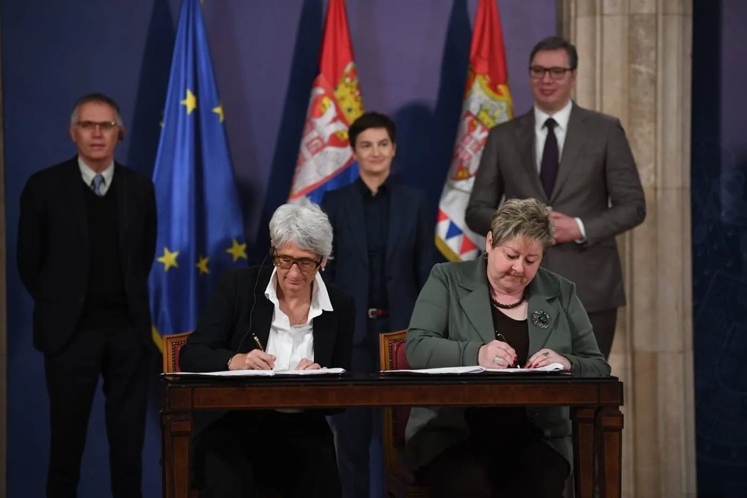 Serbia ia fața României cu fabricarea mașinilor electrice Serbia ia fața României cu fabricarea mașinilor electrice