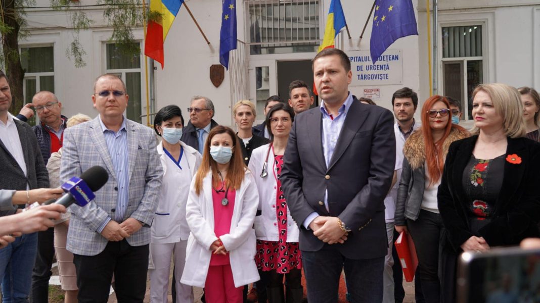 Șeful CJ Dâmbovița anunță că 12 medici specialiști au fost angajați în ultima lună la Spitalul Județean de Urgență Târgoviște: Oferim condiții optime de lucru, dar investim și în construirea, extinderea, modernizarea și dotarea mai multor secții ale SJUT Șeful CJ Dâmbovița anunță că 12 medici specialiști au fost angajați în ultima lună la Spitalul Județean de Urgență Târgoviște: Oferim condiții optime de lucru, dar investim și în construirea, extinderea, modernizarea și dotarea mai multor secții ale SJUT