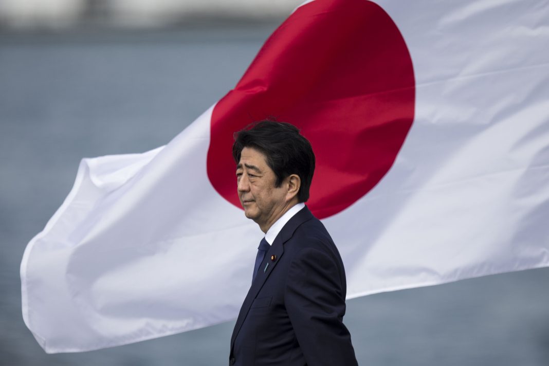 Fostul premier japonez Shinzo Abe îl acuză pe Zelenski Fostul premier japonez Shinzo Abe îl acuză pe Zelenski