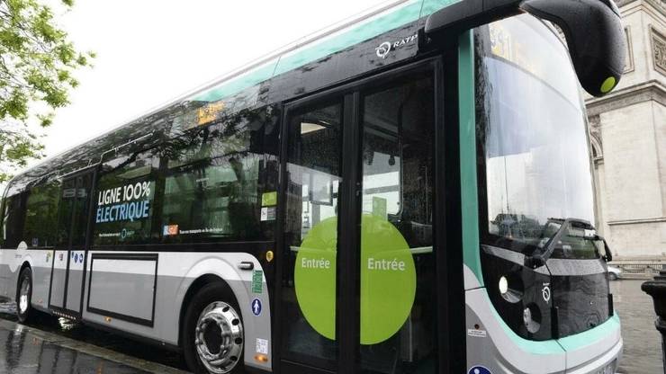Parisul oprește transportul public cu autobuze electrice după ce 2 au luat foc Parisul oprește transportul public cu autobuze electrice după ce 2 au luat foc