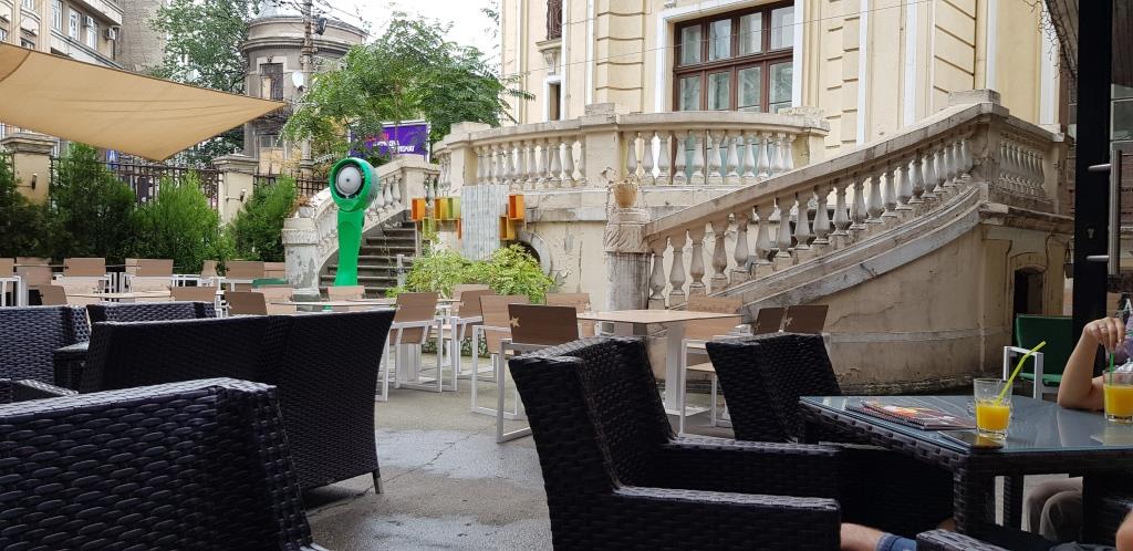 Pavelescu a încasat în nume propriu chiria plătită de restaurantul Legere din curtea sediul central al PNȚCD. Contestatul lider al PNȚCD a vândut și 4 sedii Pavelescu a încasat în nume propriu chiria plătită de restaurantul Legere din curtea sediul central al PNȚCD. Contestatul lider al PNȚCD a vândut și 4 sedii