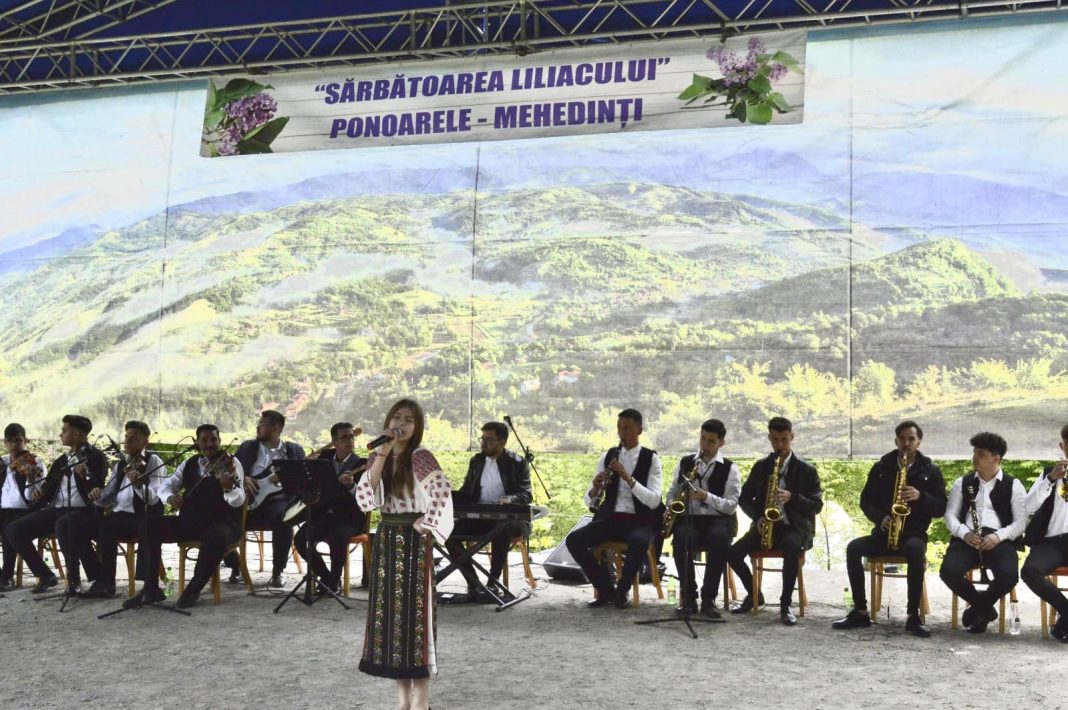 Sărbătoarea Liliacului de la Ponoarele Sărbătoarea Liliacului de la Ponoarele