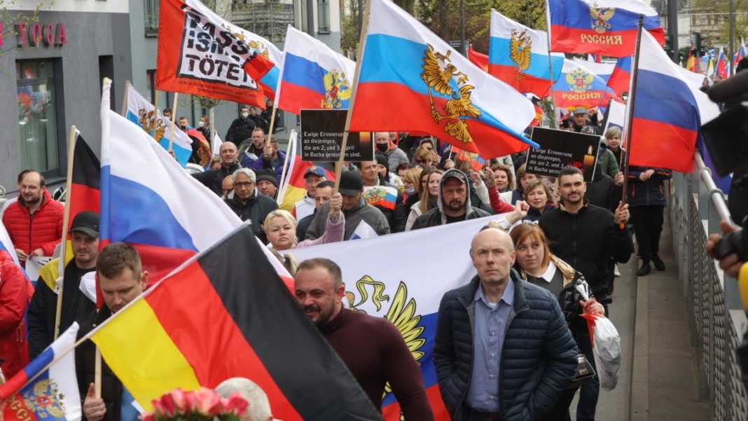 50 de mitinguri pro ruse duminică și luni în Germania. Stare de alertă a Poliției, cancelarul Scholz se va adresa nemților 50 de mitinguri pro ruse duminică și luni în Germania. Stare de alertă a Poliției, cancelarul Scholz se va adresa nemților