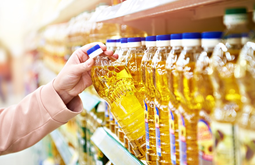 Lidl vinde într-un land din Germania doar 2 litri de ulei adulților. Cei sub 18 ani nu au voie să cumpere Lidl vinde într-un land din Germania doar 2 litri de ulei adulților. Cei sub 18 ani nu au voie să cumpere