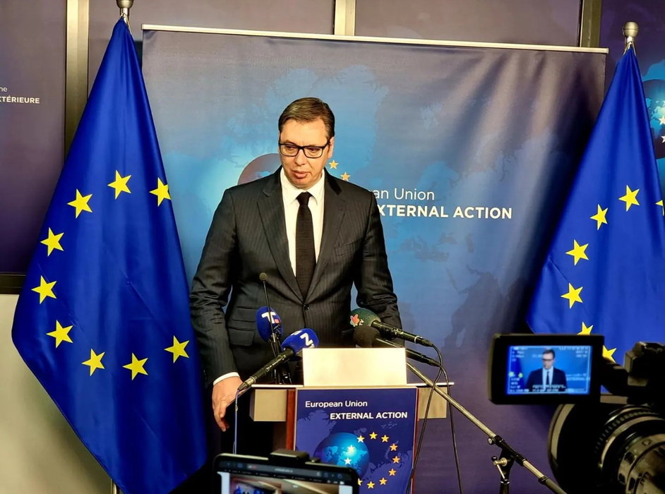 Președintele Serbiei Aleksandar Vučić: Așa numitul Kosovo a încălcat definitiv acordurile internaționale, va avea loc o ședință a Consiliului de Securitate Națională Președintele Serbiei Aleksandar Vučić: Așa numitul Kosovo a încălcat definitiv acordurile internaționale, va avea loc o ședință a Consiliului de Securitate Națională