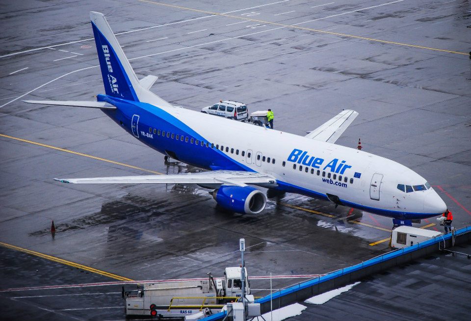 Blue Air a suspendat 20 de rute internaționale și interne Blue Air a suspendat 20 de rute internaționale și interne