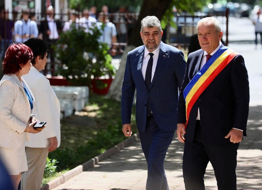 Ciolacu: Sunt mândru că prima şcoală 100% ecologică din România se află în Buzău Ciolacu: Sunt mândru că prima şcoală 100% ecologică din România se află în Buzău