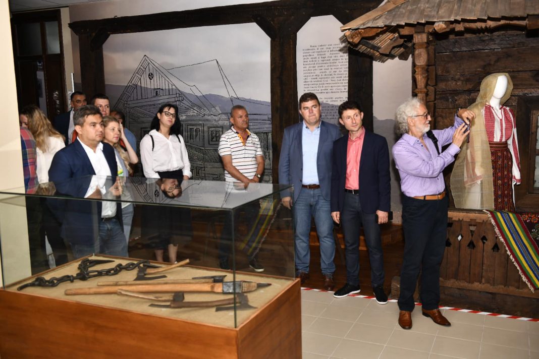 Muzeul Regiunii Porților de Fier a deschis a doua parte a Secției de Etnografie și Artă Populară Muzeul Regiunii Porților de Fier a deschis a doua parte a Secției de Etnografie și Artă Populară