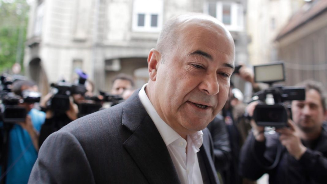 VIDEO/Cozmin Gușă susține că ar exista un „dosar de evaziune fiscală de proporții” la B1 TV: Bobby Păunescu l-ar fi „turnat” pe asociatul său Sorin Oancea VIDEO/Cozmin Gușă susține că ar exista un „dosar de evaziune fiscală de proporții” la B1 TV: Bobby Păunescu l-ar fi „turnat” pe asociatul său Sorin Oancea