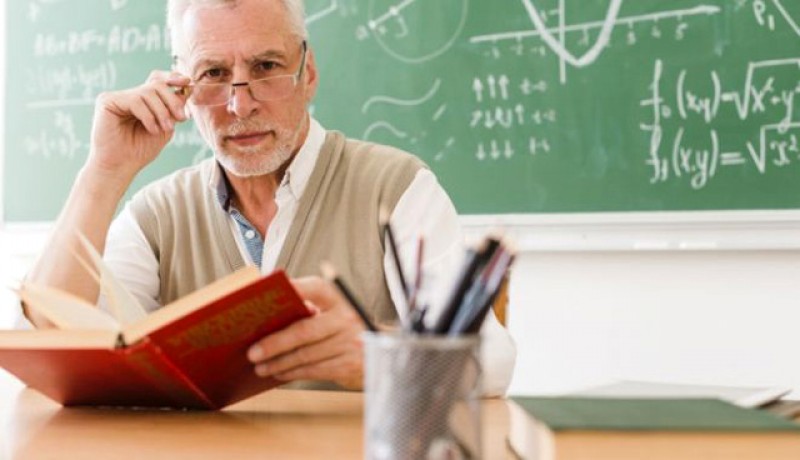 Peste 50% dintre profesori ar urma să iasă la pensie în următorii 10 ani Peste 50% dintre profesori ar urma să iasă la pensie în următorii 10 ani