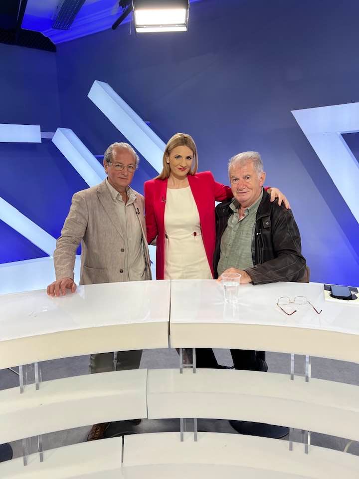 Dan Puric: E o politică bine trasată de forurile globaliste, de diluare a națiunii, a sentimentului național.Mâine-poimâine vom avea și drapel alternativ dacă avem și mama alternativă. Haosul asta aproape satanic e aproape un epi-fenomen Dan Puric: E o politică bine trasată de forurile globaliste, de diluare a națiunii, a sentimentului național.Mâine-poimâine vom avea și drapel alternativ dacă avem și mama alternativă. Haosul asta aproape satanic e aproape un epi-fenomen