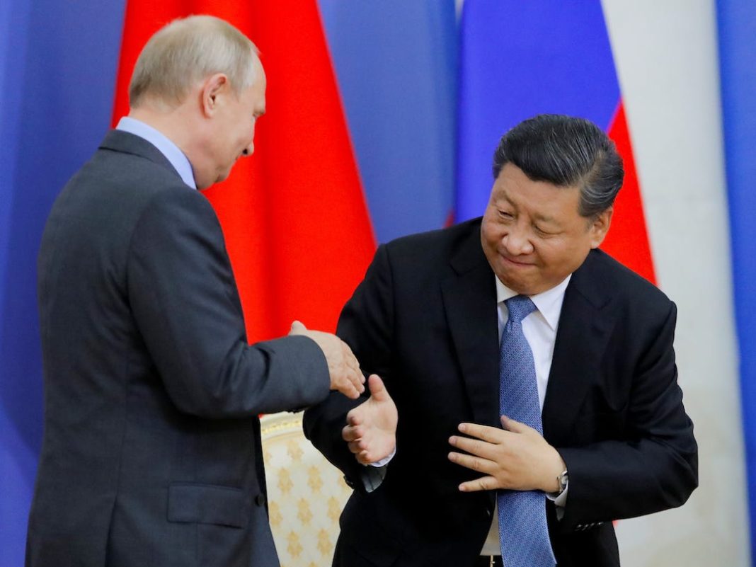 Putin a povestit negocierile cu Xi în fața șemineului din apartamentul său din Kremlin Putin a povestit negocierile cu Xi în fața șemineului din apartamentul său din Kremlin