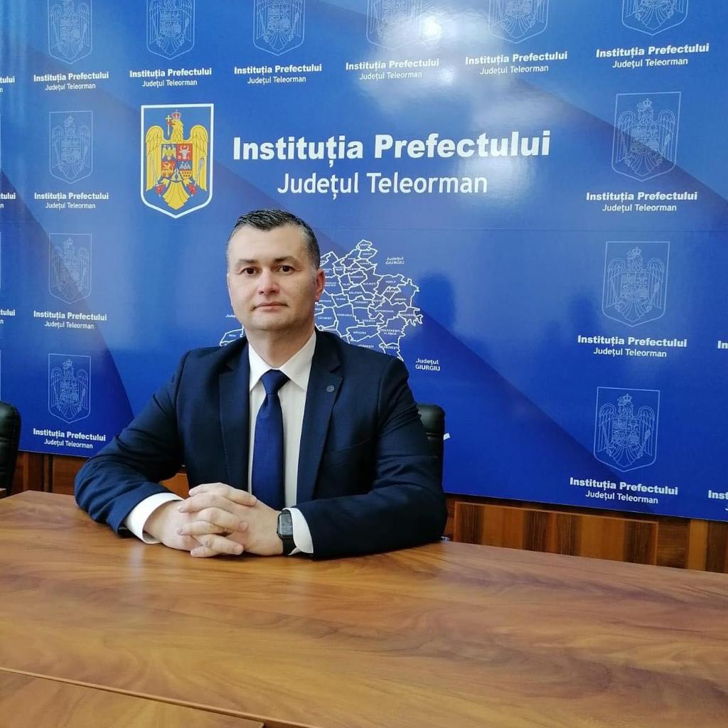 Prefectul de Teleorman: Guvernul a alocat fondurile necesare pentru reabilitarea obiectivelor afectate de furtuna care a făcut prăpăd în Turnu Măgurele Prefectul de Teleorman: Guvernul a alocat fondurile necesare pentru reabilitarea obiectivelor afectate de furtuna care a făcut prăpăd în Turnu Măgurele