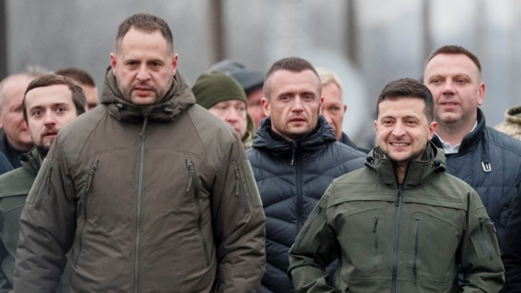 Cardinalul, mâna dreaptă a lui Zele implicat in scandalul de corupție de la Kiev, a fost refuzat la o discuție de fostul șef al Armatei, in prezent ambasador in UK Cardinalul, mâna dreaptă a lui Zele implicat in scandalul de corupție de la Kiev, a fost refuzat la o discuție de fostul șef al Armatei, in prezent ambasador in UK