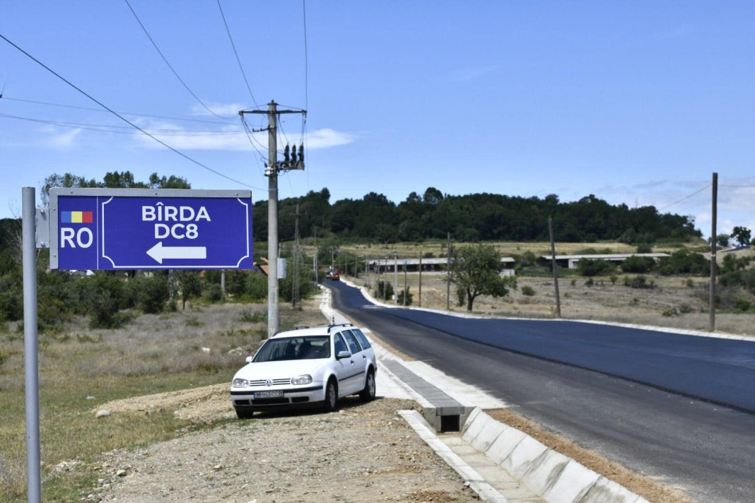 AL DOILEA STRAT DE ASFALT ÎNTRE MARGA ȘI BÎRDA, PE DJ 670, ÎN MEHEDINȚI AL DOILEA STRAT DE ASFALT ÎNTRE MARGA ȘI BÎRDA, PE DJ 670, ÎN MEHEDINȚI