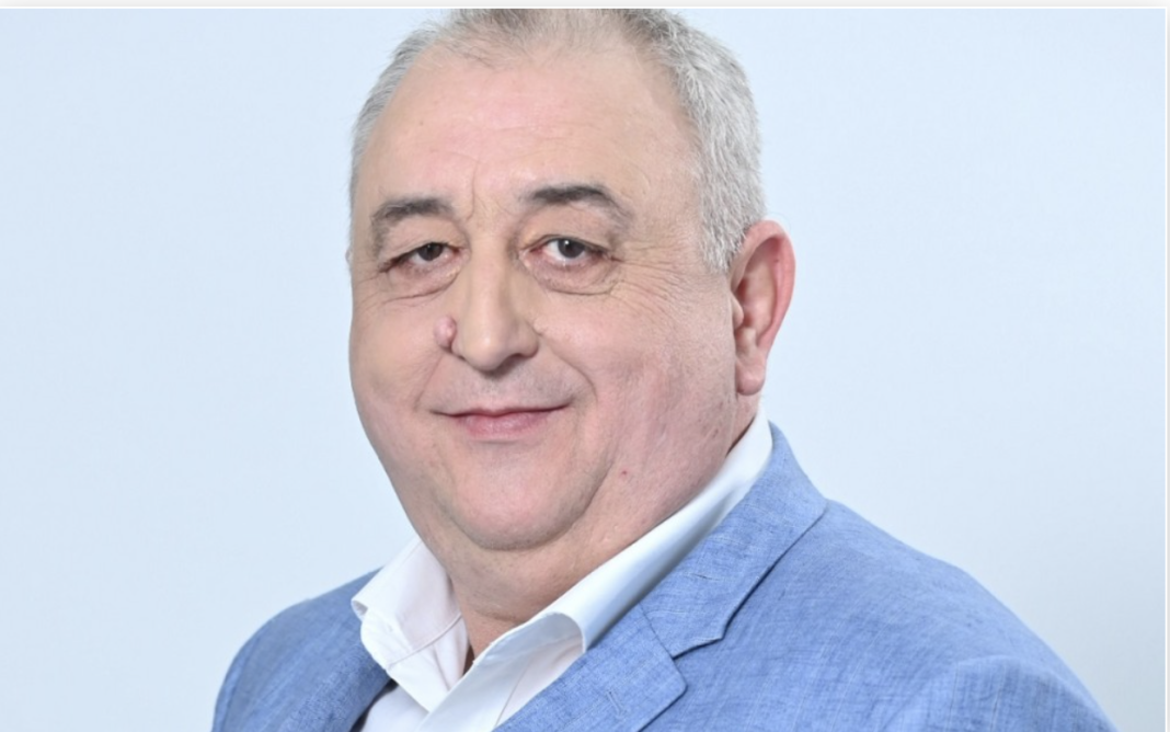 Șef la Electrica, pensionar de lux SRI, cu salariul nevestei la secret Șef la Electrica, pensionar de lux SRI, cu salariul nevestei la secret