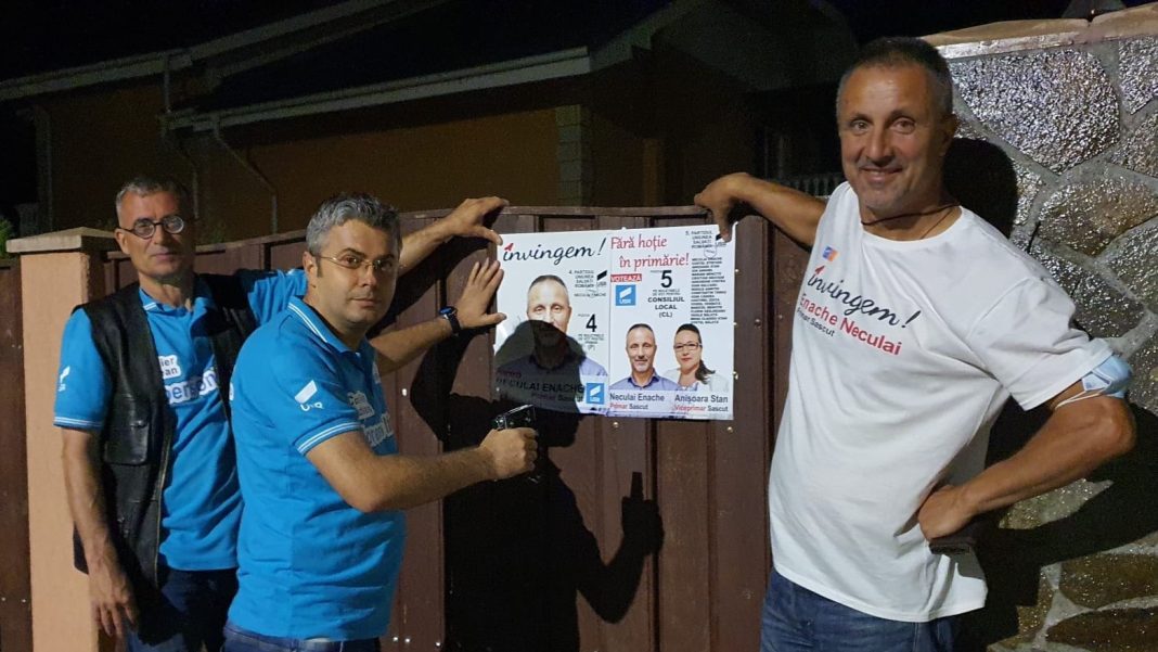 Primarul userist al Bacăului a făcut „marea depolitizare” angajând membri USR: Șef la Spații verzi, un individ care a trecut prin 5 partide, inclusiv pe la Gigi Becali Primarul userist al Bacăului a făcut „marea depolitizare” angajând membri USR: Șef la Spații verzi, un individ care a trecut prin 5 partide, inclusiv pe la Gigi Becali