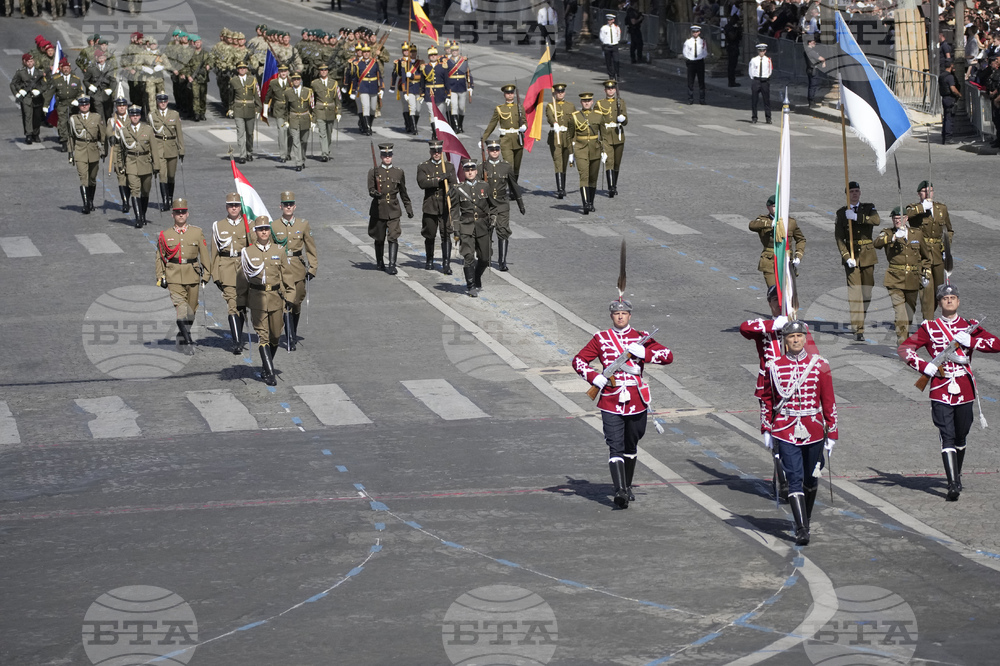 Unitatea Gărzilor Naţionale ale Bulgariei preferată de francezi să deschidă parada de pe Champs-Elysees Unitatea Gărzilor Naţionale ale Bulgariei preferată de francezi să deschidă parada de pe Champs-Elysees