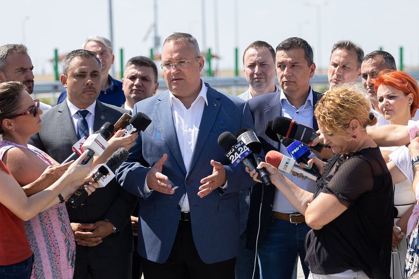 Premierul Ciucă pe drumul expres Pitești Craiova: Urmează finalizarea lucrărilor la tronsoanele 3 şi 4, care leagă Slatina de Piteşti şi de autostrada A1, dar şi la tronsonul 1 Craiova-Balş. În viitor, după finalizarea proiectului unui nou drum de mare viteză Craiova-Lugoj, infrastructura din Oltenia va avea o axă de transport rutier Est-Vest, un stimulent major pentru dezvoltarea economiei locale Premierul Ciucă pe drumul expres Pitești Craiova: Urmează finalizarea lucrărilor la tronsoanele 3 şi 4, care leagă Slatina de Piteşti şi de autostrada A1, dar şi la tronsonul 1 Craiova-Balş. În viitor, după finalizarea proiectului unui nou drum de mare viteză Craiova-Lugoj, infrastructura din Oltenia va avea o axă de transport rutier Est-Vest, un stimulent major pentru dezvoltarea economiei locale
