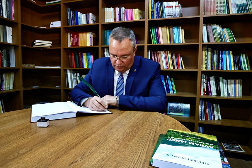Nicolae Ciucă, mesaj pentru Orbán Viktor: Aici, din inima Ardealului, doresc să întăresc mesajul meu pentru toleranţă, pentru înţelepciune, pentru solidaritate, pentru respectarea valorilor europene şi am convingerea că noi toţi, uitându-ne în istorie, putem să înţelegem că ceea ce ne uneşte este mult mai important şi mai benefic decât ceea ce ne dezbină Nicolae Ciucă, mesaj pentru Orbán Viktor: Aici, din inima Ardealului, doresc să întăresc mesajul meu pentru toleranţă, pentru înţelepciune, pentru solidaritate, pentru respectarea valorilor europene şi am convingerea că noi toţi, uitându-ne în istorie, putem să înţelegem că ceea ce ne uneşte este mult mai important şi mai benefic decât ceea ce ne dezbină