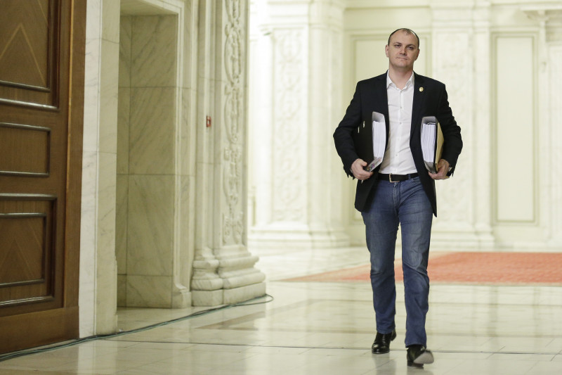 Sebastian Ghiță după acuzațiile de colaborare cu Rusia: Spre disperarea Sorosiștilor, România are un Președinte Român din Munții Făgăraș. Dacă doamna Kovesi dorește să candideze la Presedinția României, voi candida și eu! Sebastian Ghiță după acuzațiile de colaborare cu Rusia: Spre disperarea Sorosiștilor, România are un Președinte Român din Munții Făgăraș. Dacă doamna Kovesi dorește să candideze la Presedinția României, voi candida și eu!