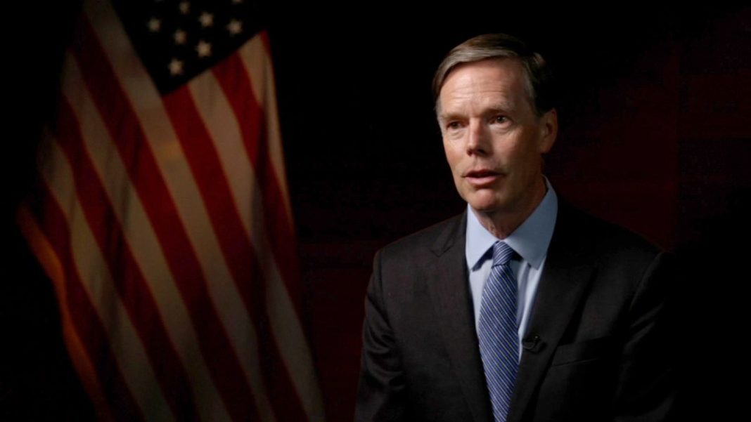 Beijing despre interviul ambasadorului american la CNN: Washingtonul continuă să crească presiunea în regiune „făcând noroi în China” Beijing despre interviul ambasadorului american la CNN: Washingtonul continuă să crească presiunea în regiune „făcând noroi în China”
