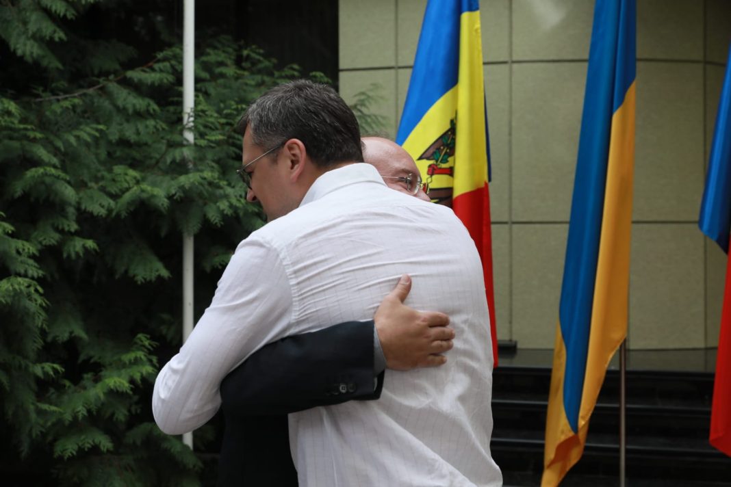 EDITORIAL VIDEO Ion Cristoiu: Bogdan Aurescu – secretara care îi face cafele lui Dmytro Kuleba EDITORIAL VIDEO Ion Cristoiu: Bogdan Aurescu – secretara care îi face cafele lui Dmytro Kuleba