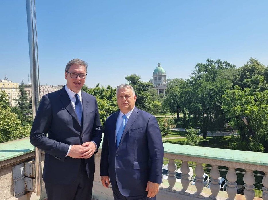 La cererea lui Viktor Orbán, autorităţile sârbe îi vor elibera din arest pe cei 3 poliţişti din Kosovo La cererea lui Viktor Orbán, autorităţile sârbe îi vor elibera din arest pe cei 3 poliţişti din Kosovo