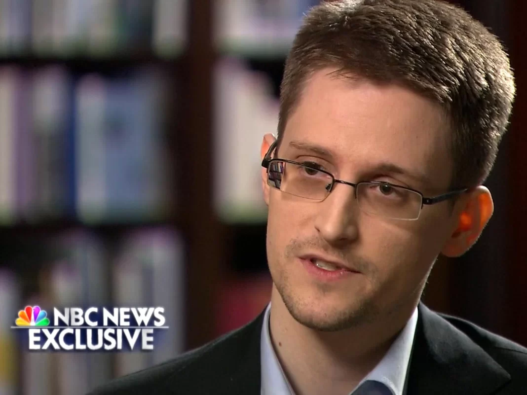 Șefa informațiilor americane și-a schimbat opinia despre Snowden: Din „curajos” a ajuns „criminal” Șefa informațiilor americane și-a schimbat opinia despre Snowden: Din „curajos” a ajuns „criminal”