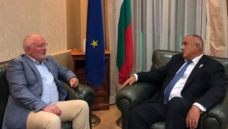 Europarlamentarul Terheș: Bulgaria a scăpat de MCV pentru ca a știut negocia: efectiv Borisov i-a spus lui Timmermans că, dacă vrea votul Bulgariei să fie presedintele Comisiei Europene, să le ridice MCV-ul. „Negocierea” a fost transmisă live pe Facebook de către Borisov Europarlamentarul Terheș: Bulgaria a scăpat de MCV pentru ca a știut negocia: efectiv Borisov i-a spus lui Timmermans că, dacă vrea votul Bulgariei să fie presedintele Comisiei Europene, să le ridice MCV-ul. „Negocierea” a fost transmisă live pe Facebook de către Borisov