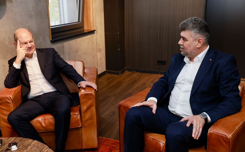 Ciolacu, discuții cu cancelarul german Olaf Scholz și comisarul european Ylva Johansson: Pentru noi, aderarea României la spaţiul Schengen nu este un act strict politic, ci este vorba mai ales despre efectele concrete pe care le poate avea asupra vieţii românilor, dar şi în ceea ce priveşte dezvoltarea firmelor româneşti care fac export Ciolacu, discuții cu cancelarul german Olaf Scholz și comisarul european Ylva Johansson: Pentru noi, aderarea României la spaţiul Schengen nu este un act strict politic, ci este vorba mai ales despre efectele concrete pe care le poate avea asupra vieţii românilor, dar şi în ceea ce priveşte dezvoltarea firmelor româneşti care fac export