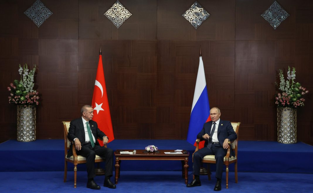 Putin vrea ca Turcia să fie centrul de distribuţie pentru exportul gazelor ruseşti către Europa Putin vrea ca Turcia să fie centrul de distribuţie pentru exportul gazelor ruseşti către Europa