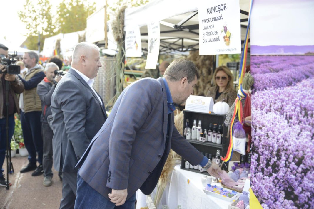 Festivalul Mustului și Pastramei în Drobeta Turnu Severin Festivalul Mustului și Pastramei în Drobeta Turnu Severin