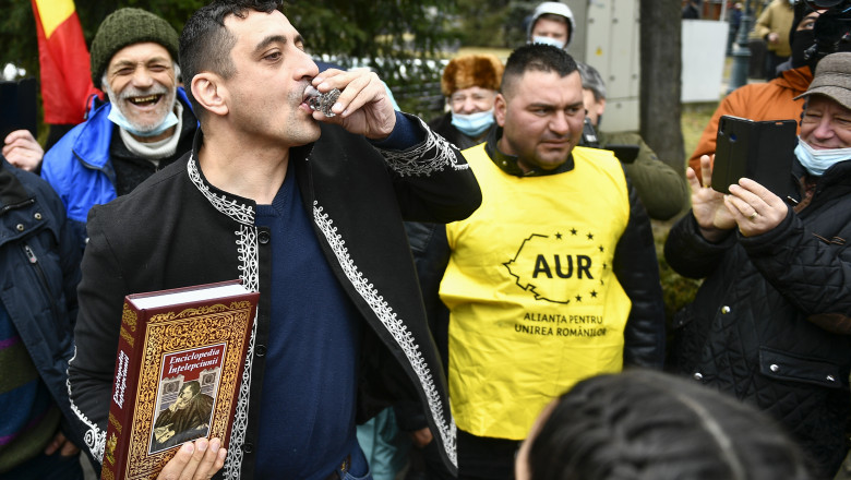 Bolo recunoaște întâlnirile discrete cu George Simion, dar nu mai ține minte detalii Bolo recunoaște întâlnirile discrete cu George Simion, dar nu mai ține minte detalii