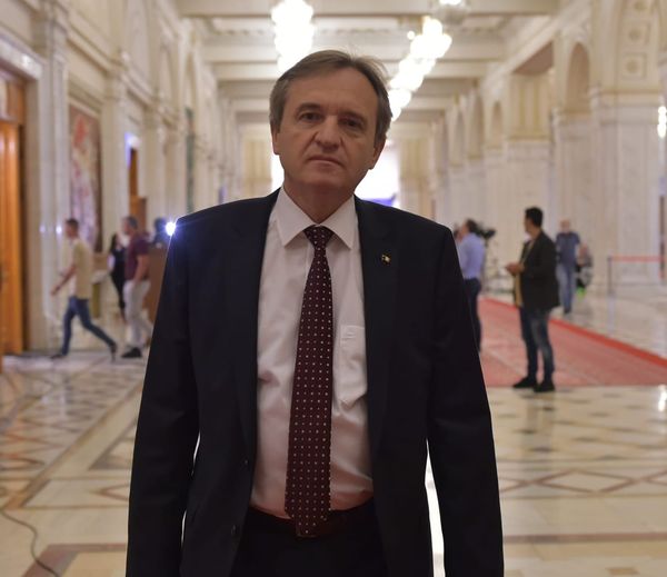 Șeful PSD Gorj despre vizita șefului Casei de Pensii pentru rezolvarea pensionării în minerit și energie: A fost “doar un pelerinaj, o plimbare”? Șeful PSD Gorj despre vizita șefului Casei de Pensii pentru rezolvarea pensionării în minerit și energie: A fost “doar un pelerinaj, o plimbare”?