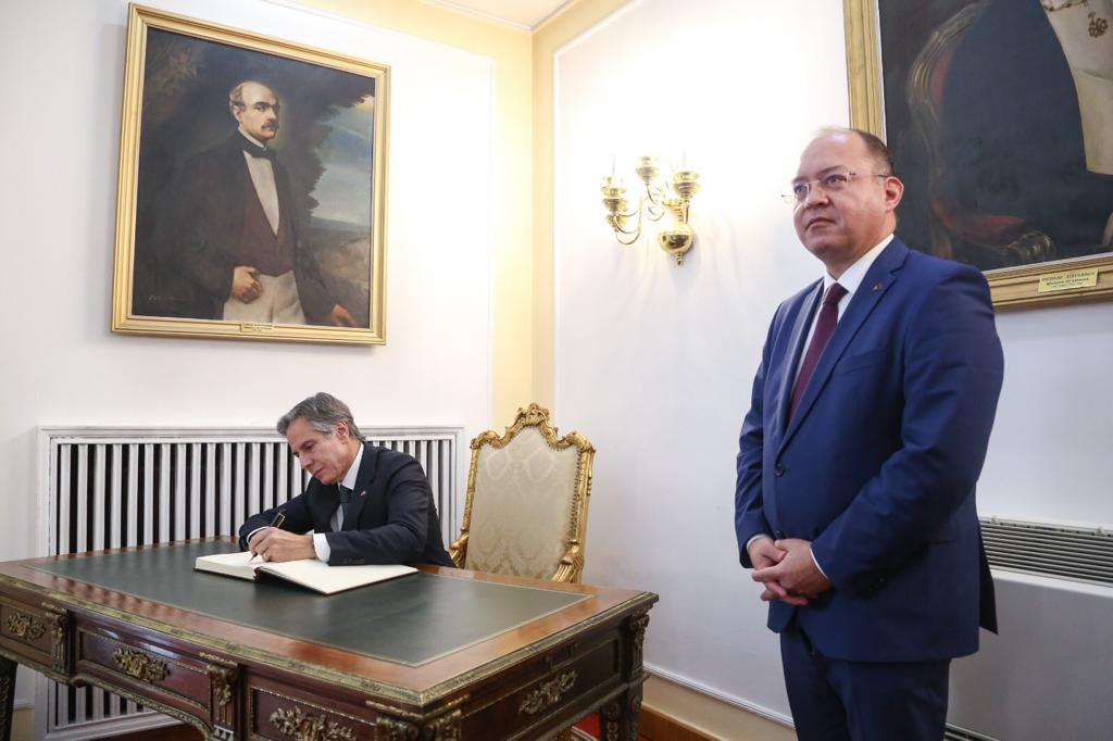EDITORIAL VIDEO Ion Cristoiu: Aurescu face de capul lui politica externă a României EDITORIAL VIDEO Ion Cristoiu: Aurescu face de capul lui politica externă a României
