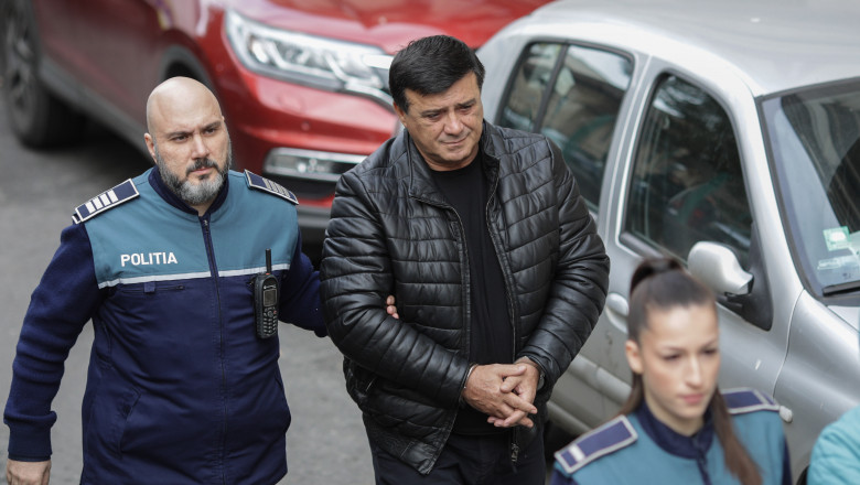 Bădălău către șefa CNI: Fă, mânca-mi-ai … dacă nu te calc în picioare, dacă nu îmi dai sala de sport Bădălău către șefa CNI: Fă, mânca-mi-ai … dacă nu te calc în picioare, dacă nu îmi dai sala de sport