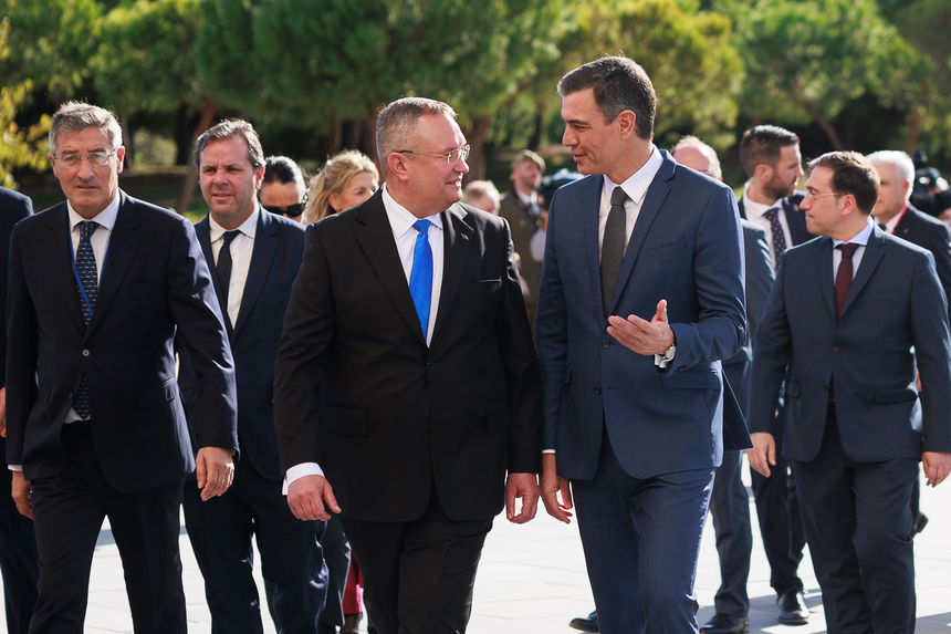 Premierul Ciucă vrea dublă cetățenie pentru românii din Spania Premierul Ciucă vrea dublă cetățenie pentru românii din Spania