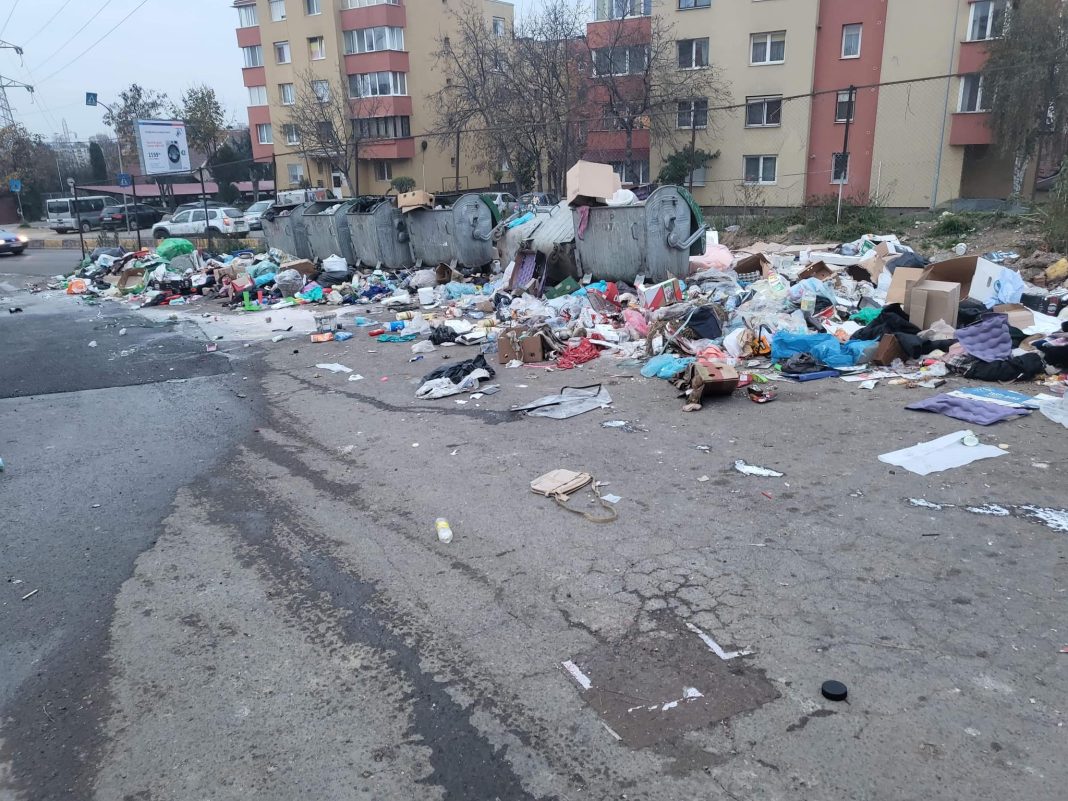 Scandalul gunoiului din Târgu Mureș: <strong>„Stop gunoaielor la Târgu Mureş – Vrem restituirea taxei de salubritate”</strong> Scandalul gunoiului din Târgu Mureș: <strong>„Stop gunoaielor la Târgu Mureş – Vrem restituirea taxei de salubritate”</strong>