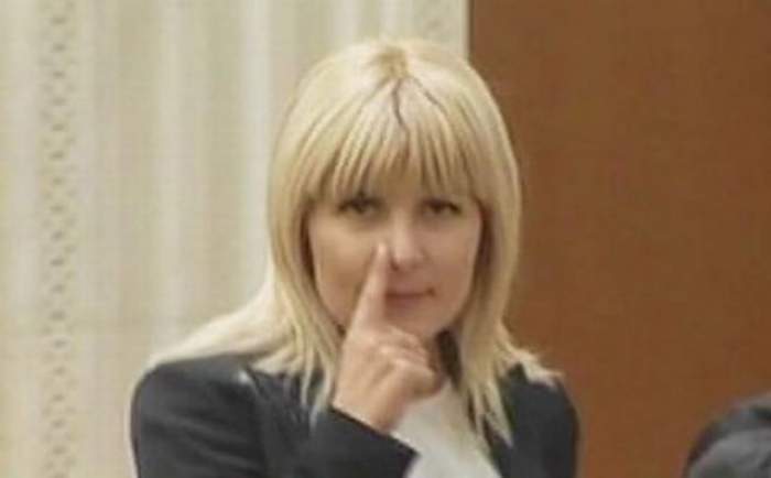Elena Udrea: Ne pasă de drepturile homosexualilor, de drepturile consumatorilor de droguri (vezi inițiativa legislativă a lui Cioloș pentru dezincriminarea consumului de droguri), dar suntem indiferenţi când vine vorba despre drepturile copiilor, ale mamelor și ale familiei tradiționale Elena Udrea: Ne pasă de drepturile homosexualilor, de drepturile consumatorilor de droguri (vezi inițiativa legislativă a lui Cioloș pentru dezincriminarea consumului de droguri), dar suntem indiferenţi când vine vorba despre drepturile copiilor, ale mamelor și ale familiei tradiționale