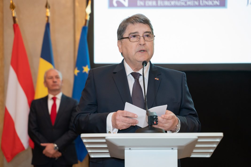 Hurezeanu nu vrea candidat la prezidențiale, poate ministru de externe: Nu port pălării mult mai mari decât îmi permite capul Hurezeanu nu vrea candidat la prezidențiale, poate ministru de externe: Nu port pălării mult mai mari decât îmi permite capul